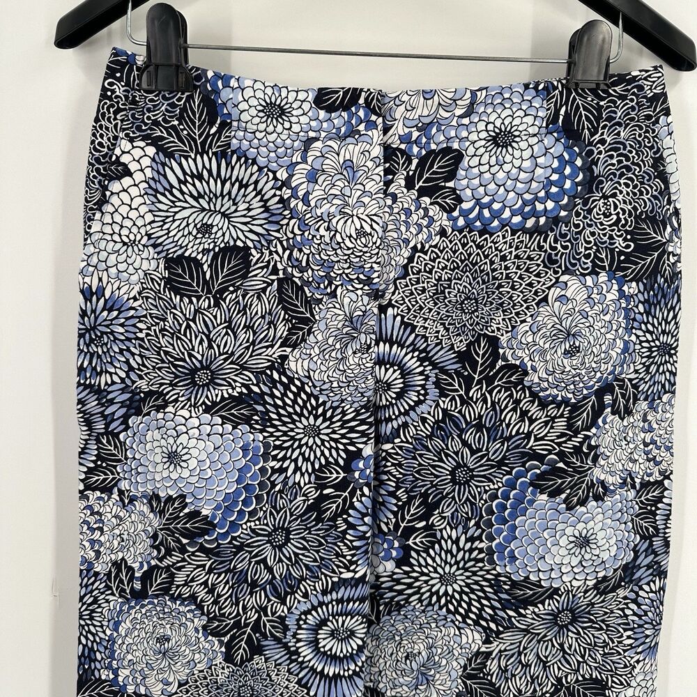 Talbots Stretch Floral Print Pants Women’s Size 12 Blue Black White Straight Leg - Picture 3 of 9